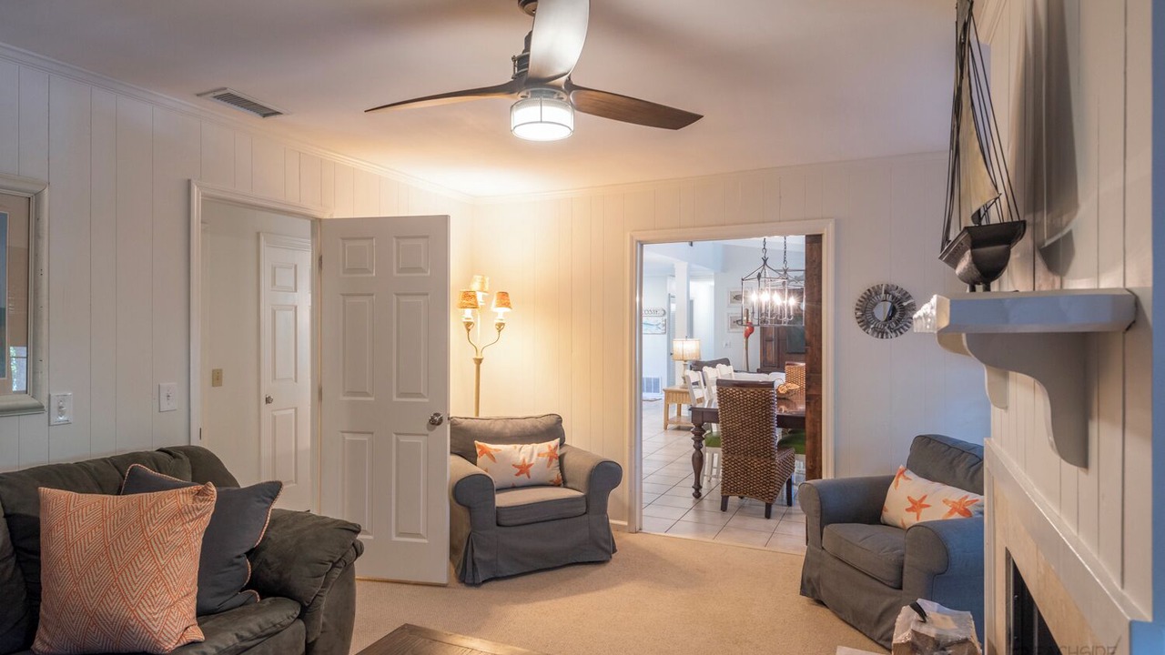Photo of Livingroom in North Forest Beach