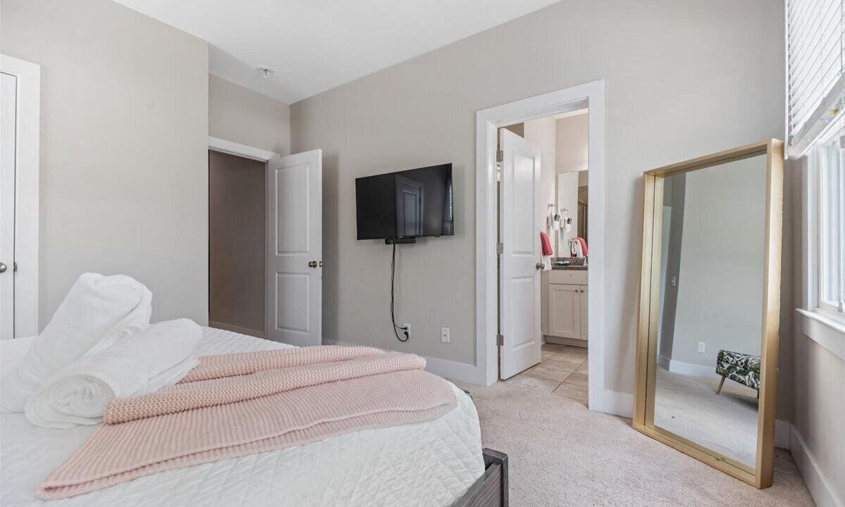 Photo of Bedroom in Midtown