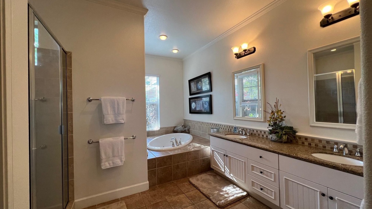 Photo of Bathroom in Kulalani