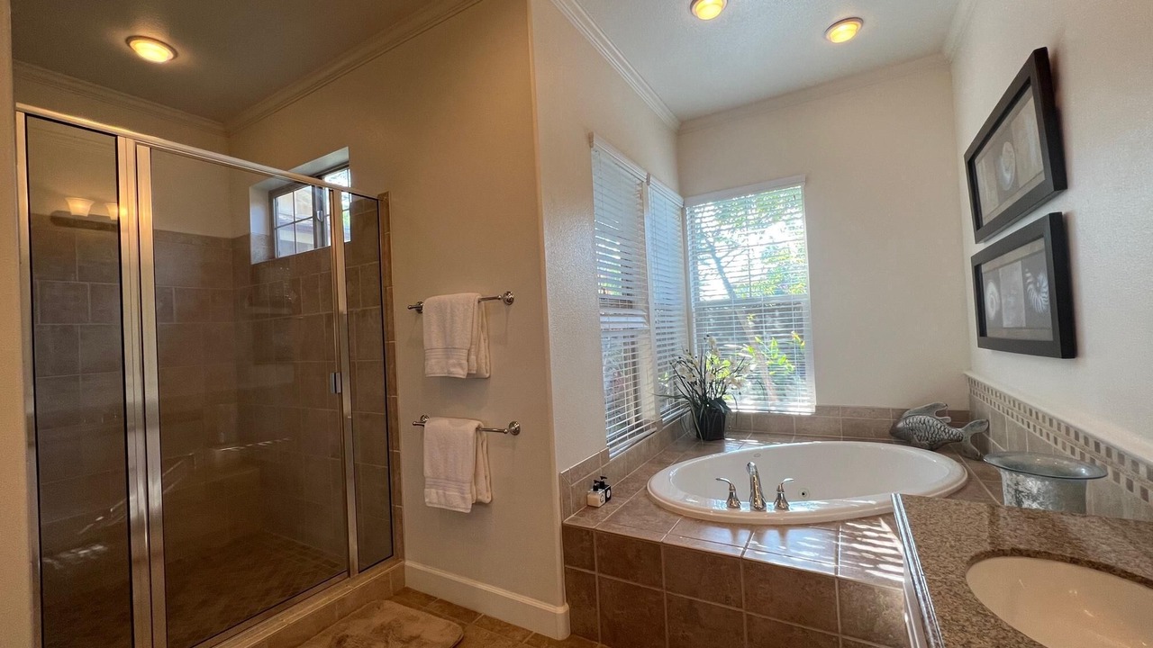 Photo of Bathroom in Kulalani