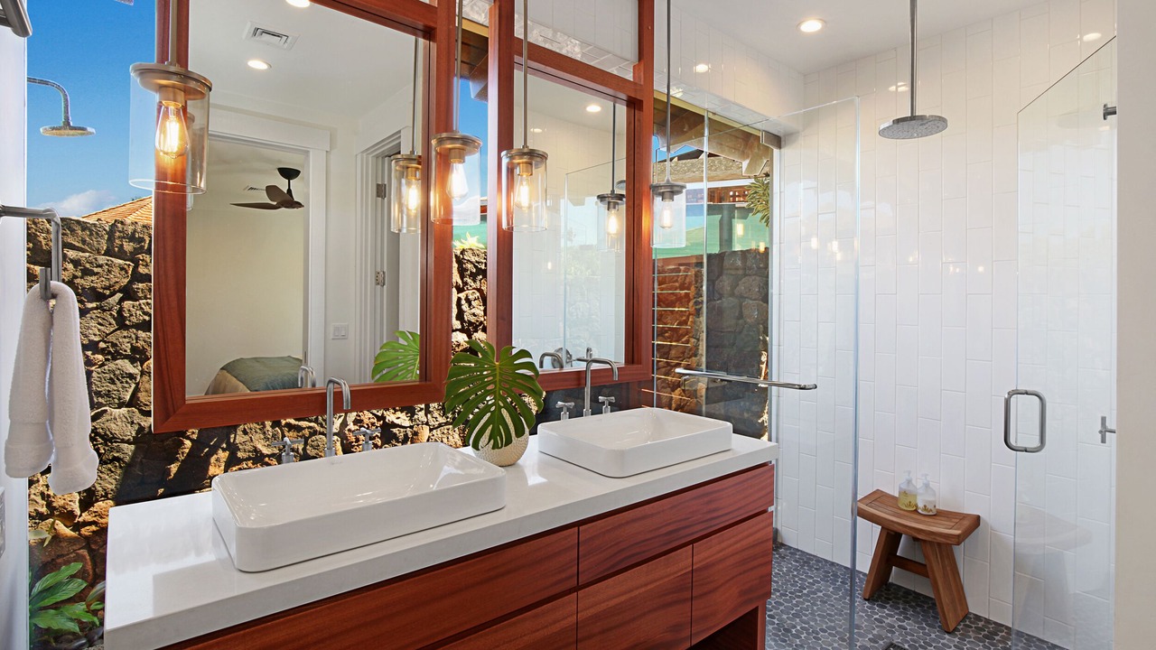 Photo of Bathroom in Poipu