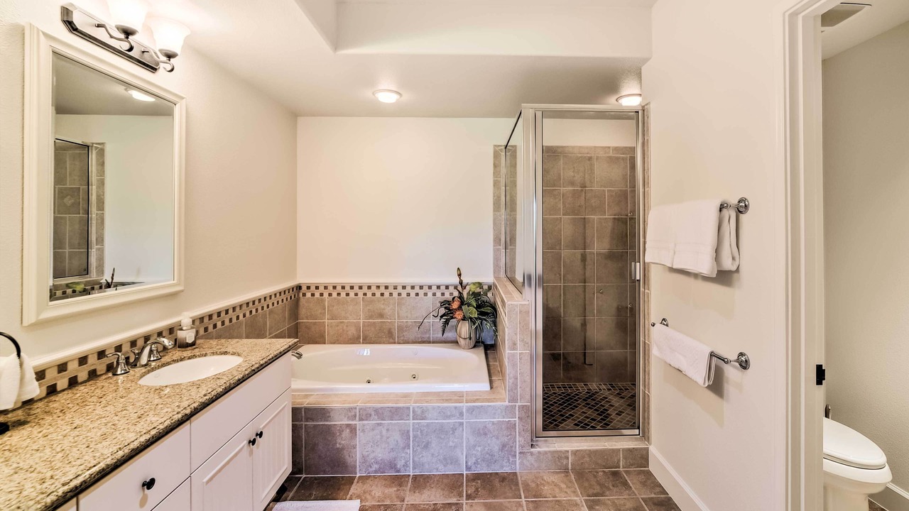 Photo of Bathroom in Kulalani