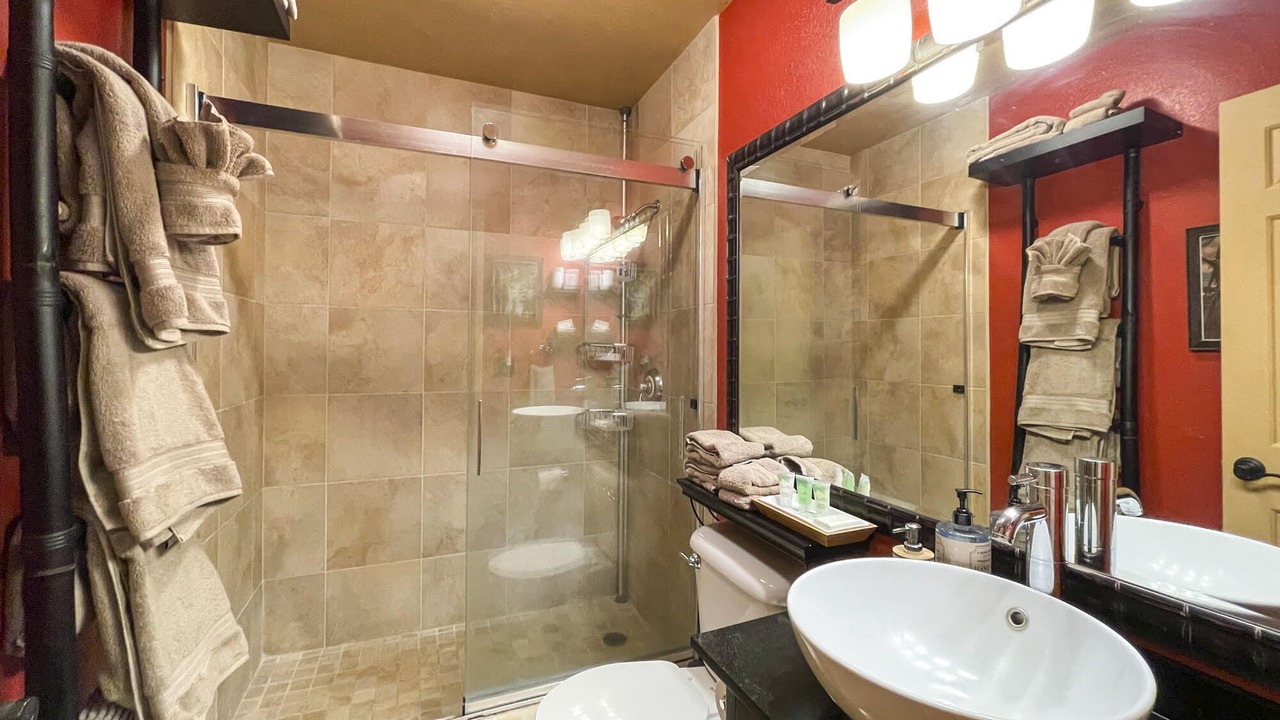 Photo of Bathroom in Historic Kailua Village