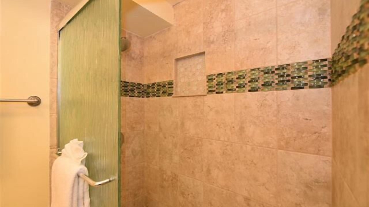 Photo of Bathroom in Honokowai