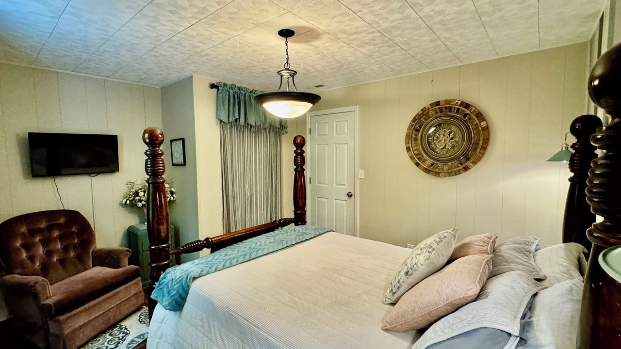 Photo of Bedroom in Fentress