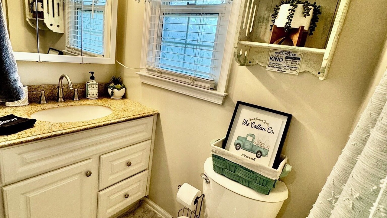 Photo of Bathroom in Fentress