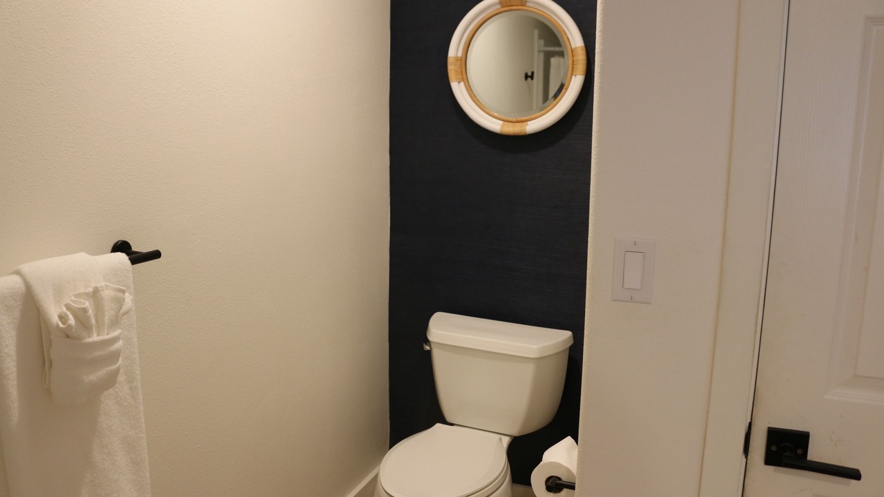 Photo of Bathroom in Kahaluu Bay
