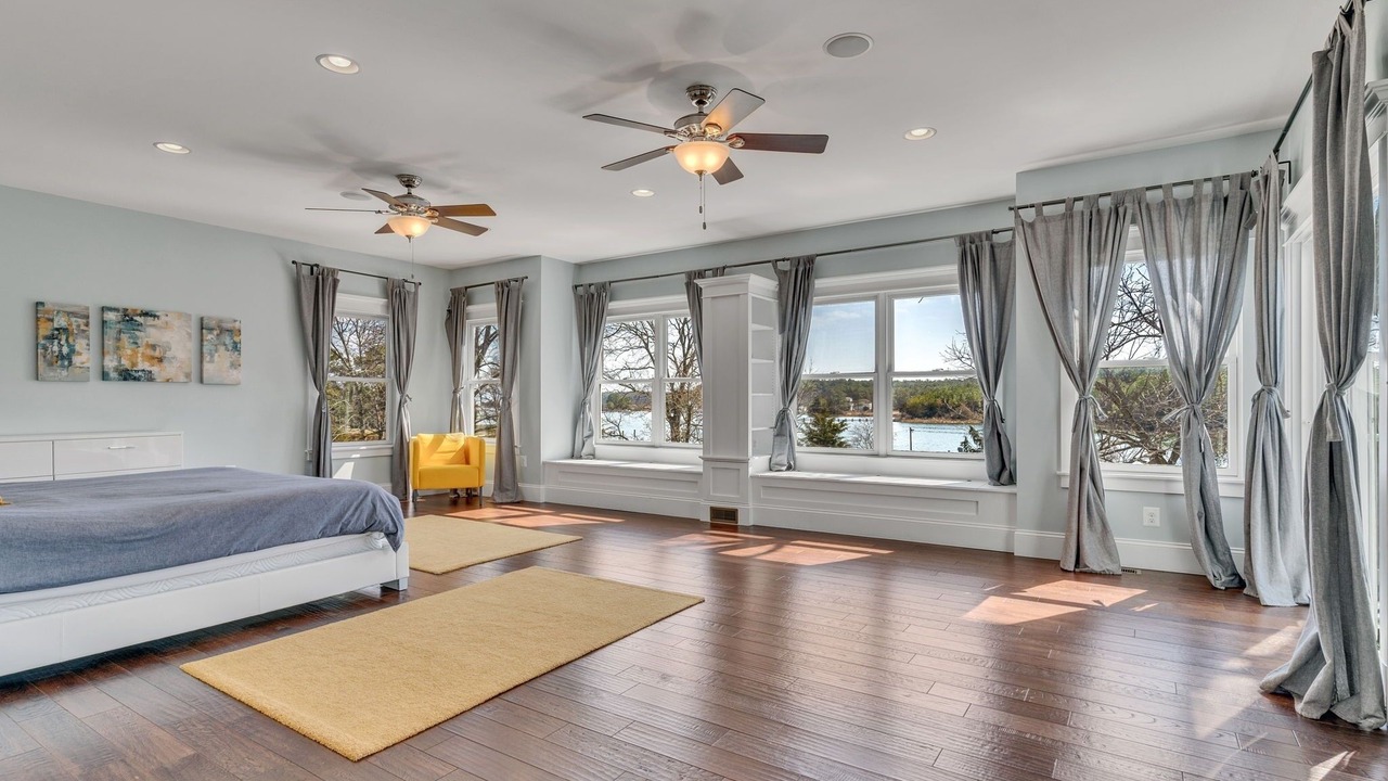 Photo of Bedroom in Point Lookout