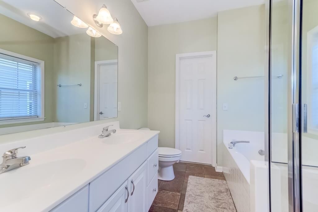Photo of Bathroom in Waters Edge