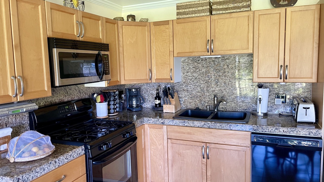 Photo of Kitchen in Kaunakakai