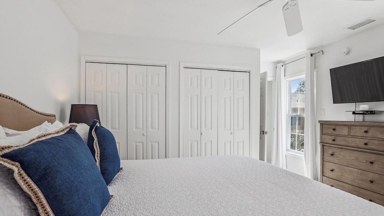 Photo of Bedroom in North Forest Beach