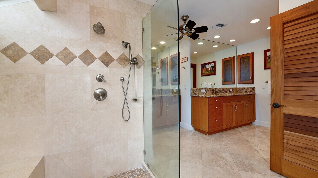 Photo of Bathroom in Napili