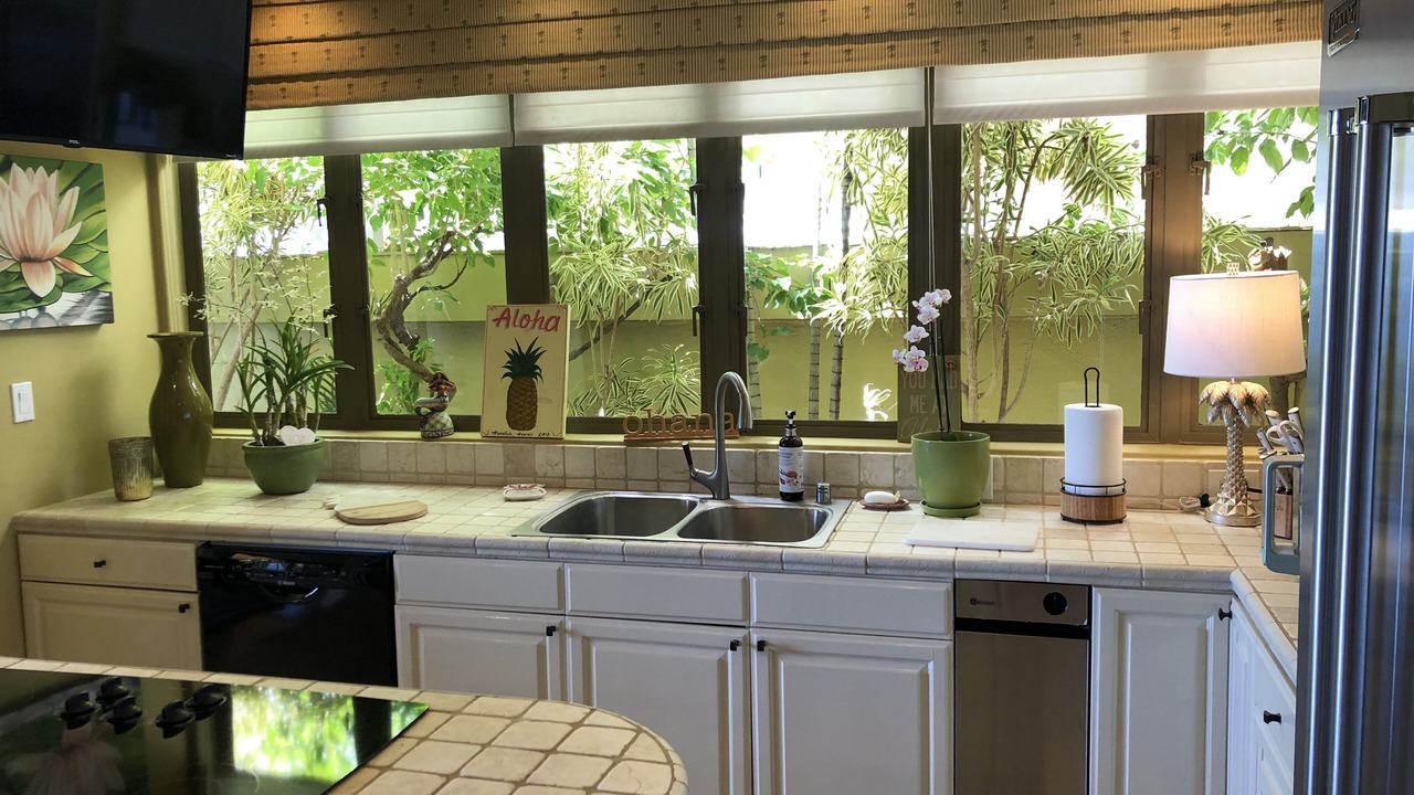 Photo of Kitchen in Diamond Head - Kapahulu - St. Louis