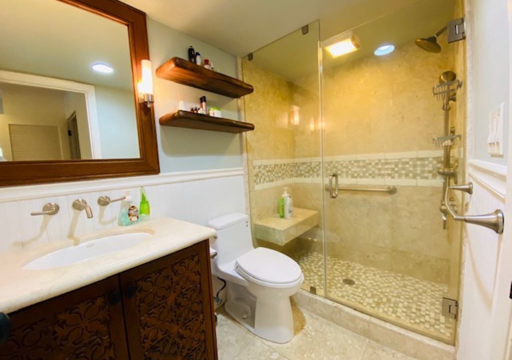 Photo of Bathroom in Hawaii Kai