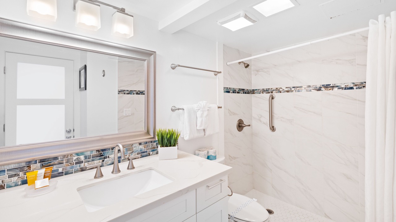 Photo of Bathroom in Waikiki