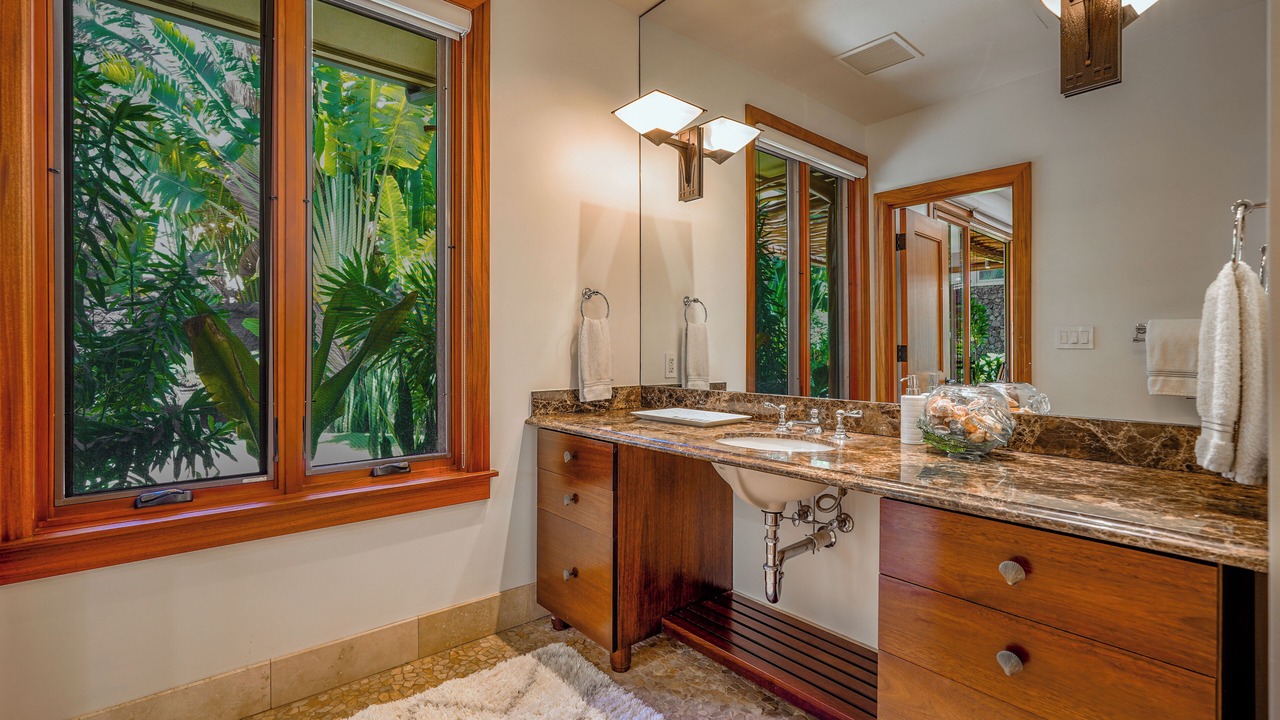 Photo of Bathroom in Waikoloa