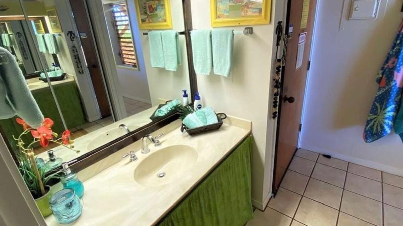 Photo of Bathroom in Maunaloa