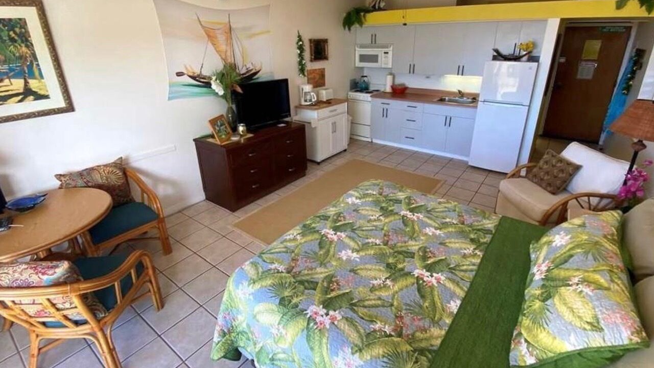 Photo of Livingroom in Maunaloa
