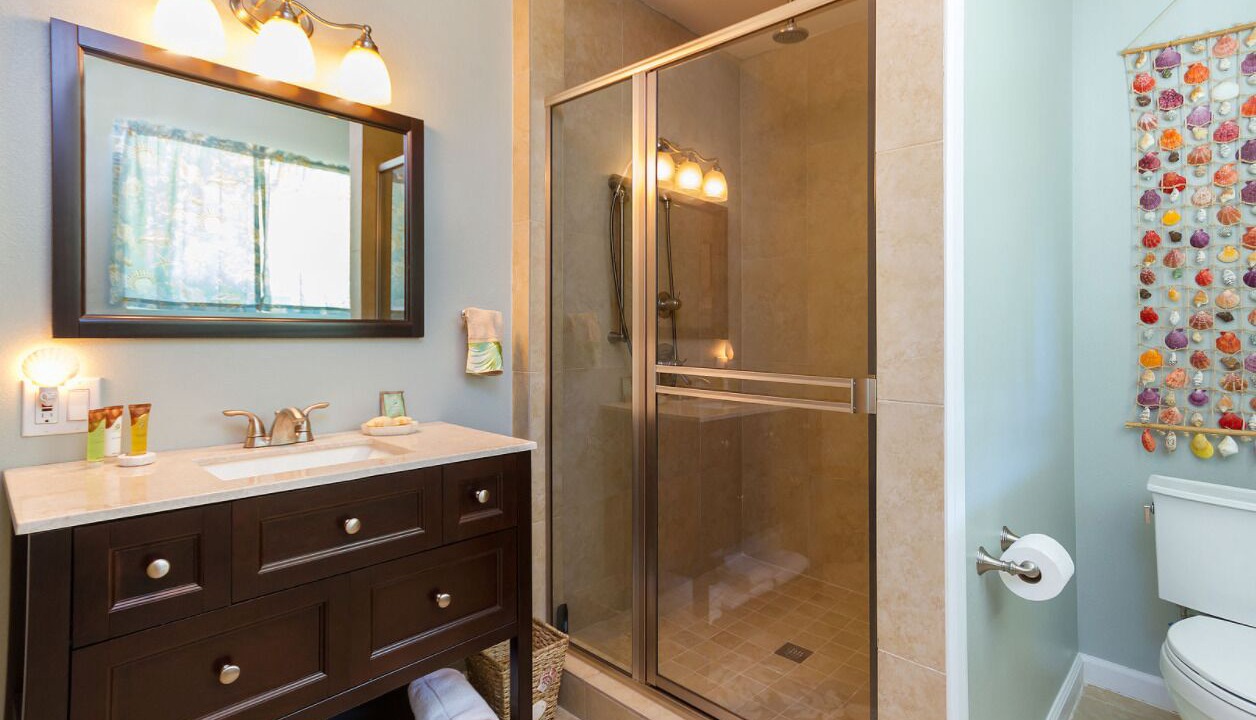 Photo of Bathroom in Waimanalo