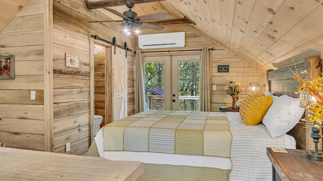 Photo of Bedroom in Smoky Mountains