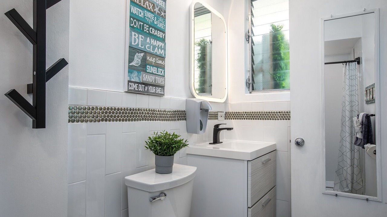 Photo of Bathroom in Diamond Head - Kapahulu - St. Louis