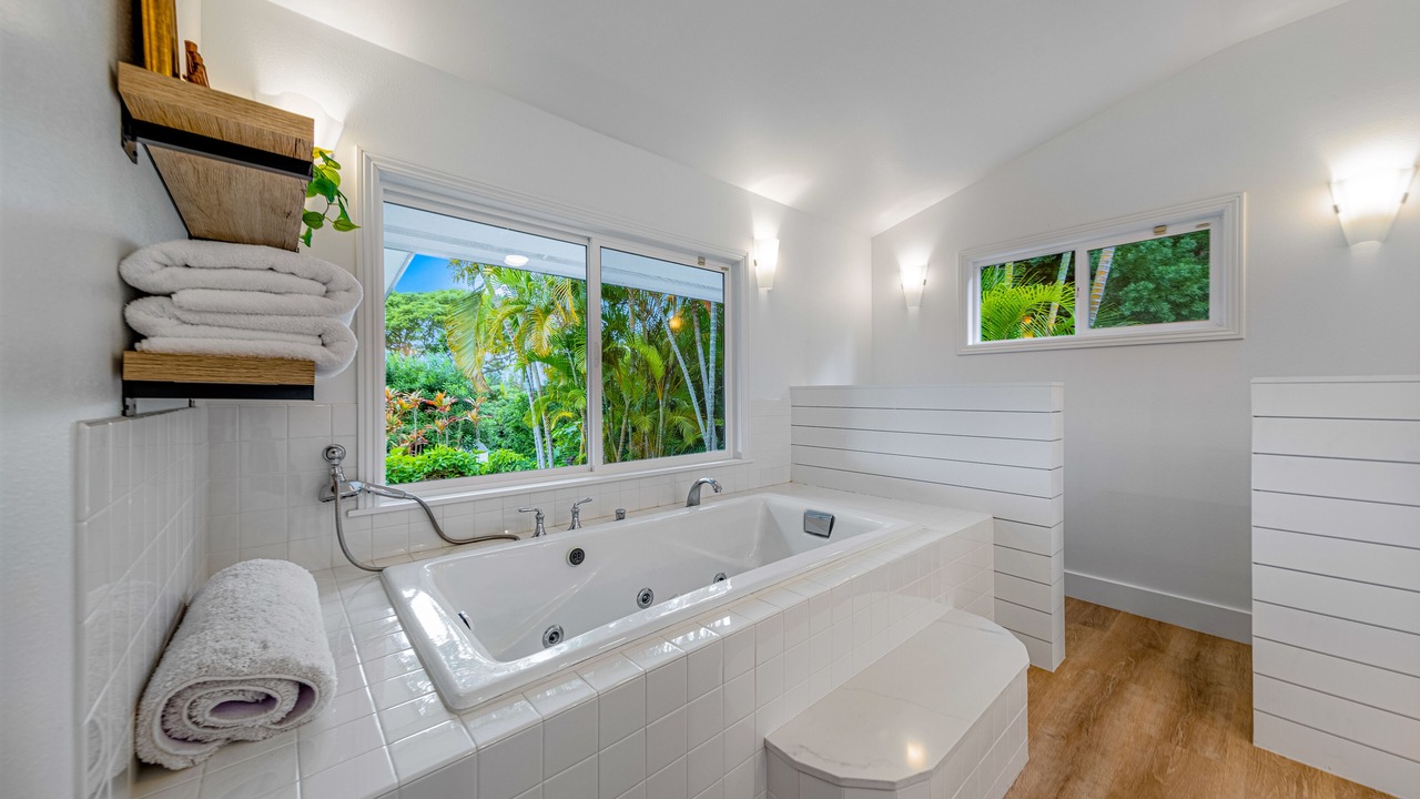 Photo of Bathroom in Kalaoa