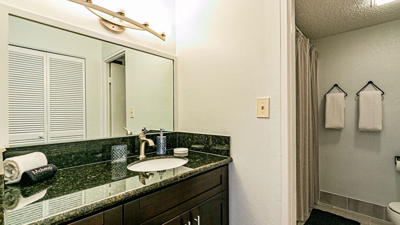 Photo of Bathroom in Hilo