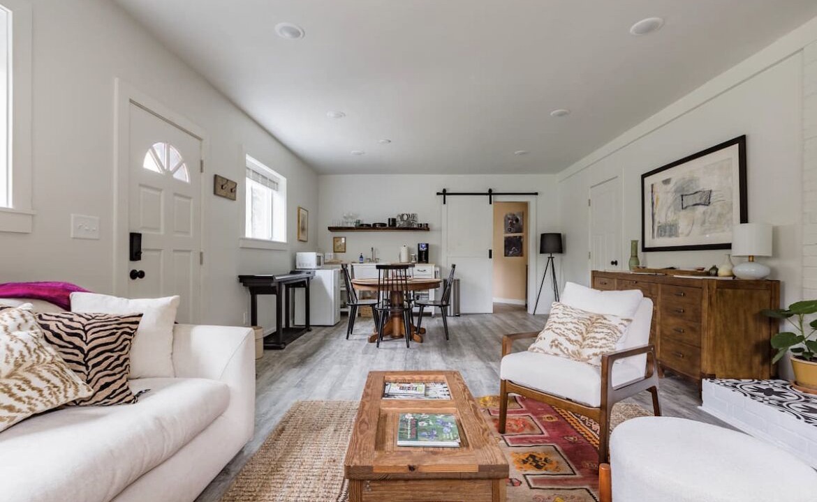 Photo of Livingroom in Haw Creek