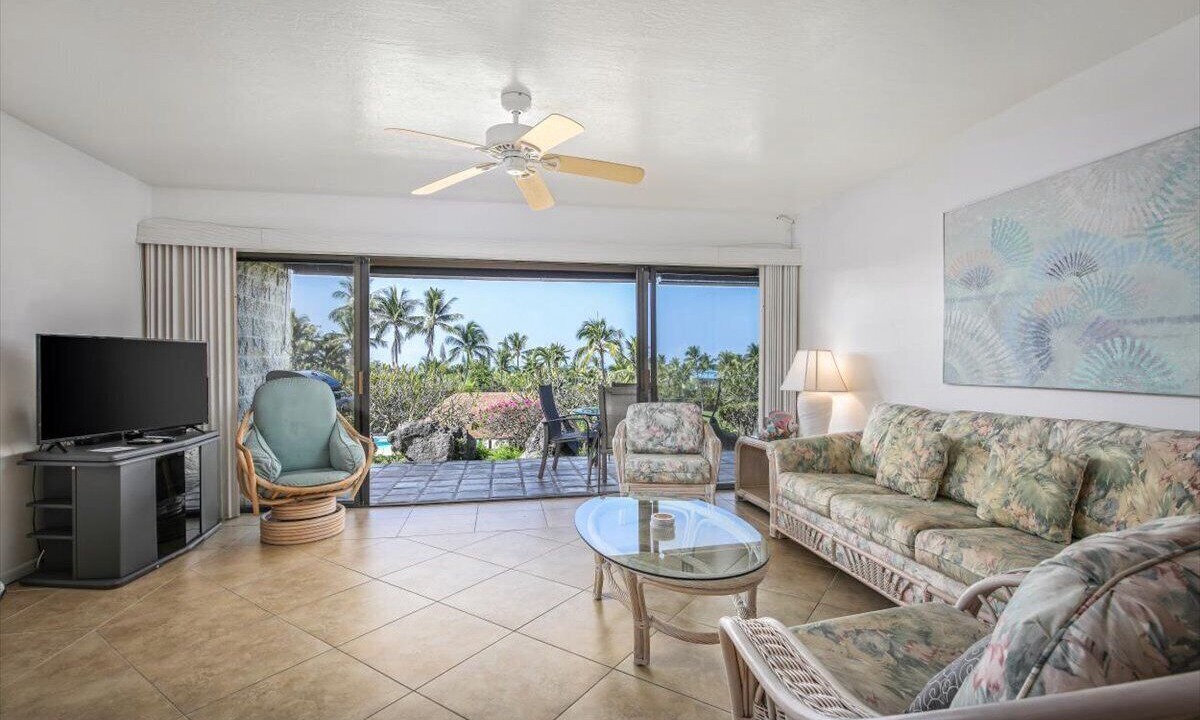 Photo of Livingroom in Keauhou