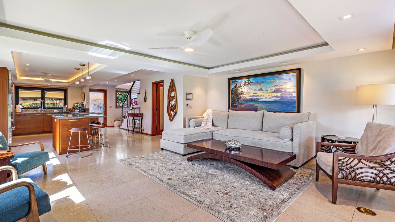 Photo of Livingroom in Downtown Lahaina