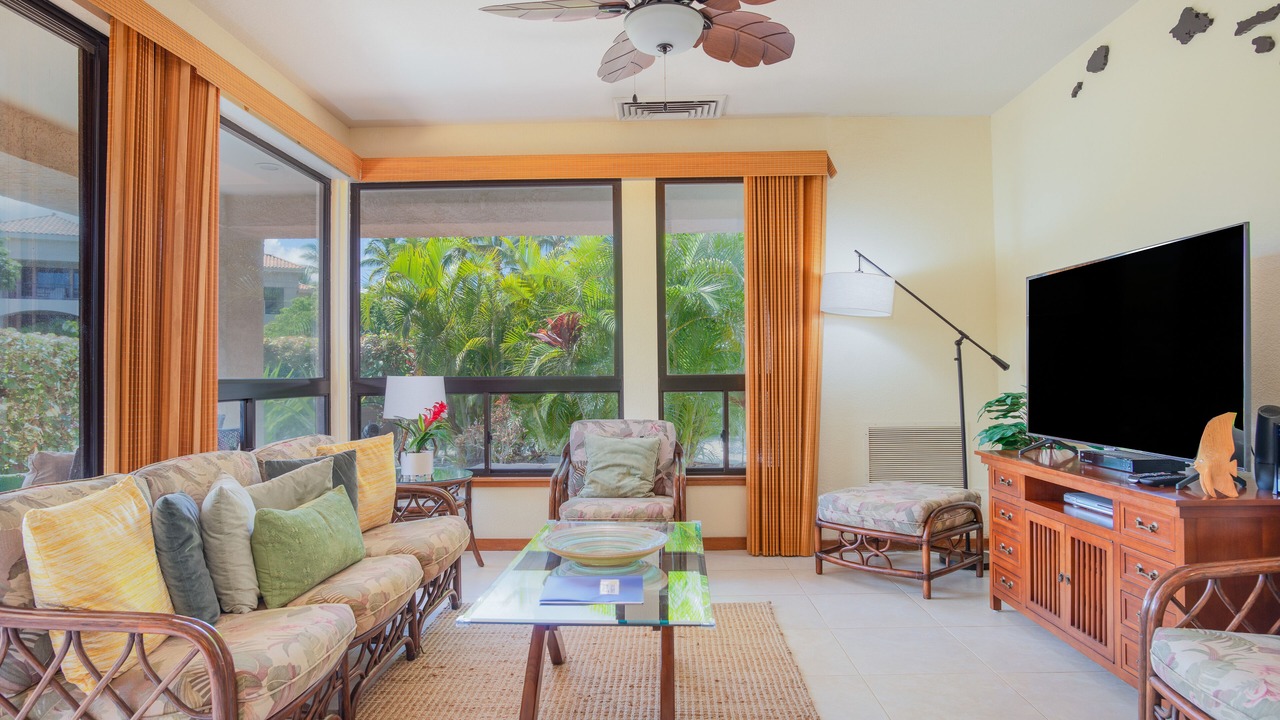 Photo of Livingroom in Waikoloa