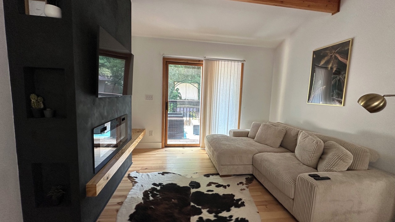 Photo of Livingroom in Westport