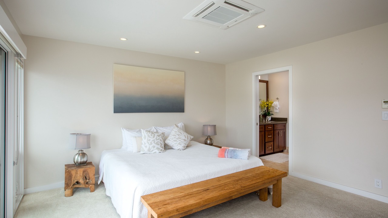 Photo of Bedroom in Portlock