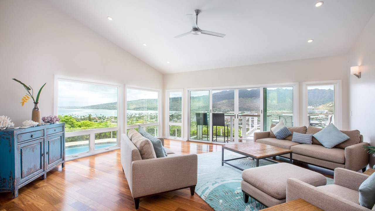 Photo of Livingroom in Portlock