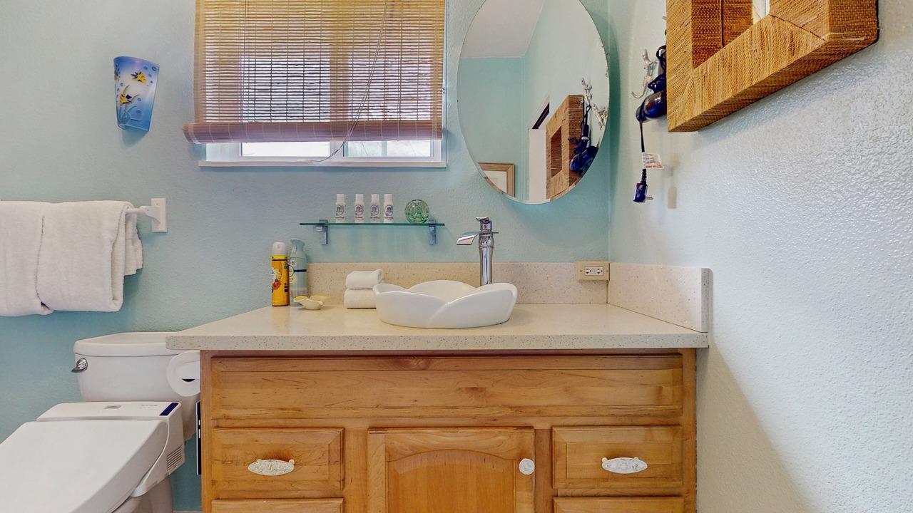 Photo of Bathroom in Punaluu