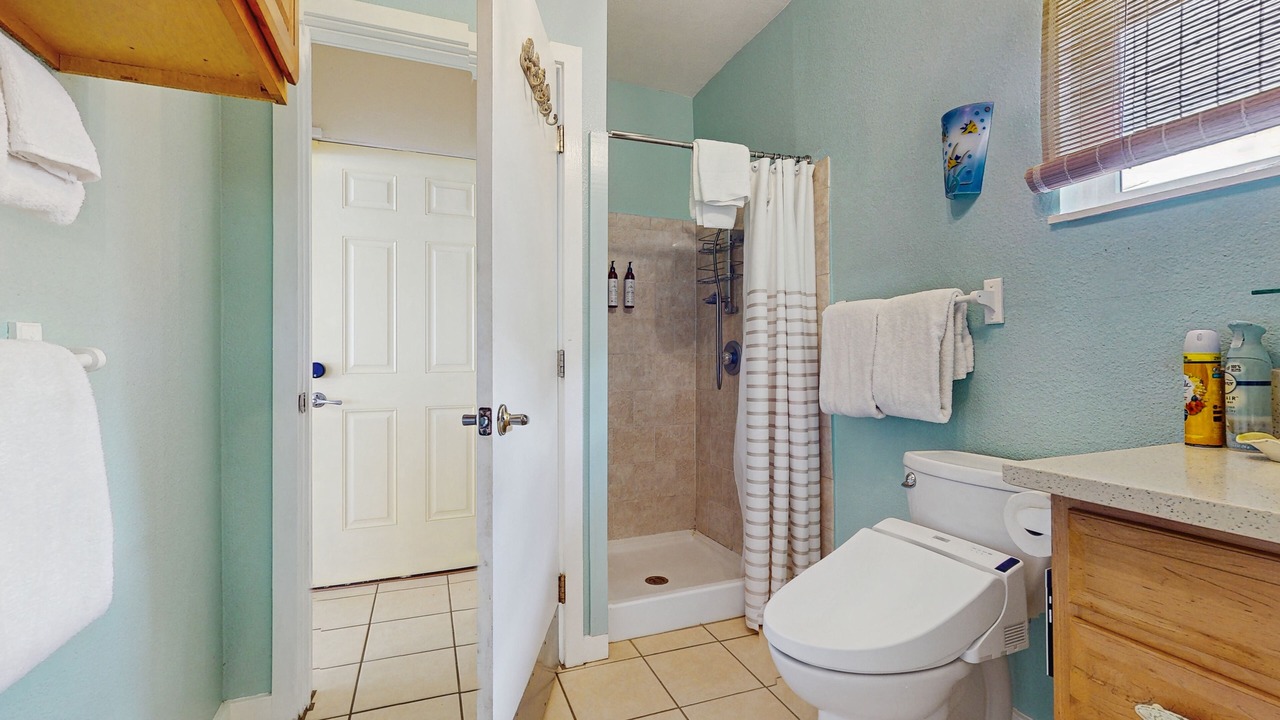 Photo of Bathroom in Punaluu