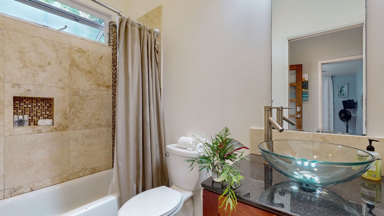 Photo of Bathroom in Kehena Beach Estates