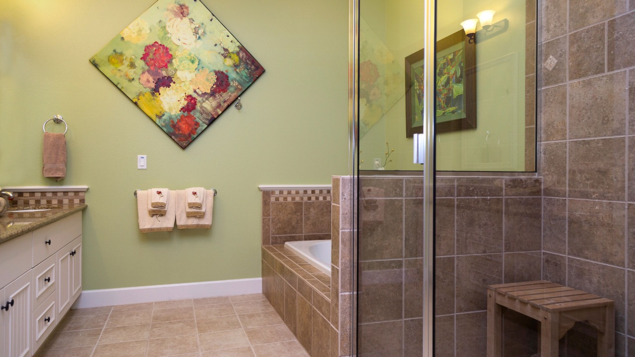 Photo of Bathroom in Kulalani