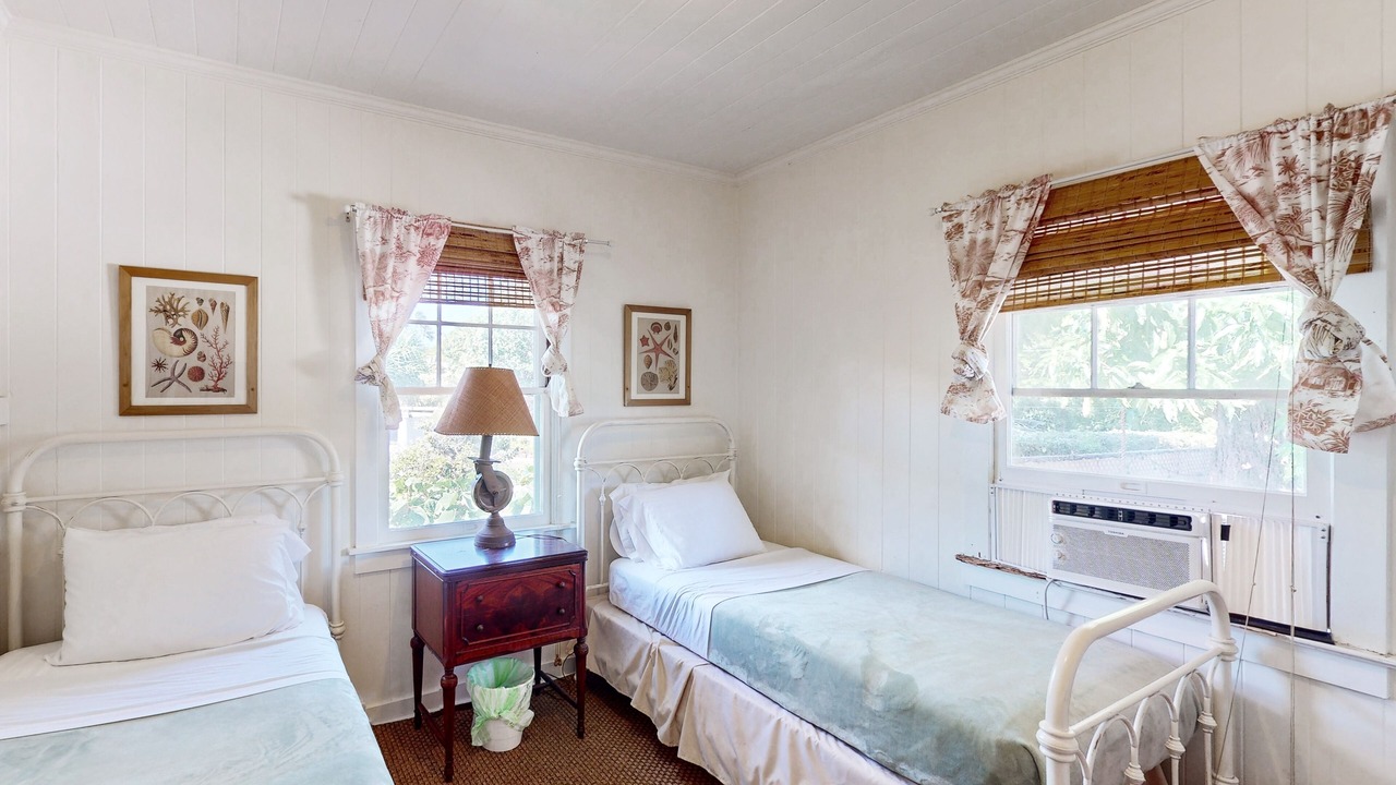Photo of Bedroom in Diamond Head - Kapahulu - St. Louis