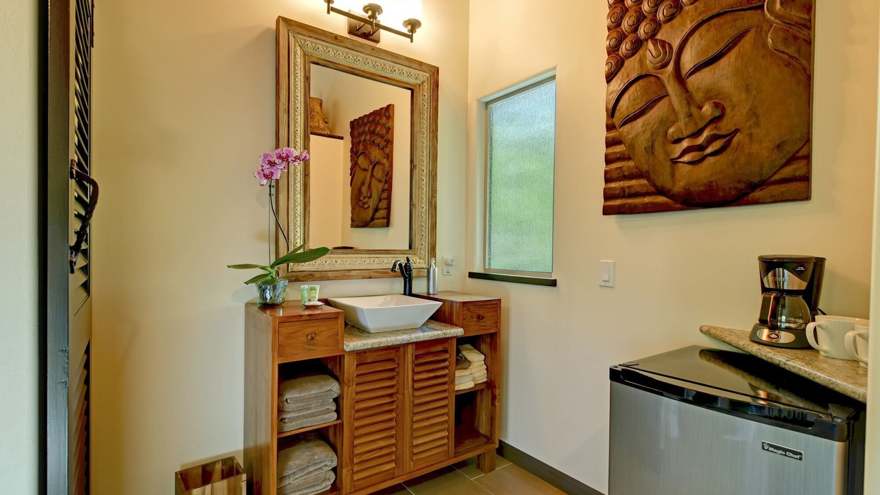 Photo of Bathroom in Hilo