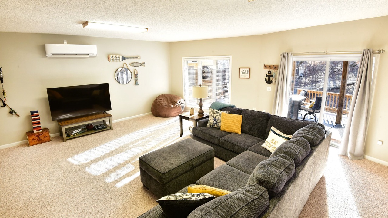 Photo of Livingroom in Albemarle