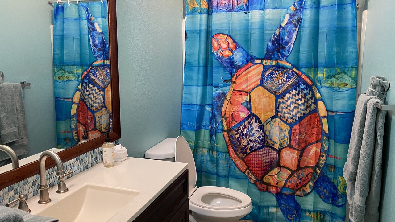 Photo of Bathroom in Leilani Estates