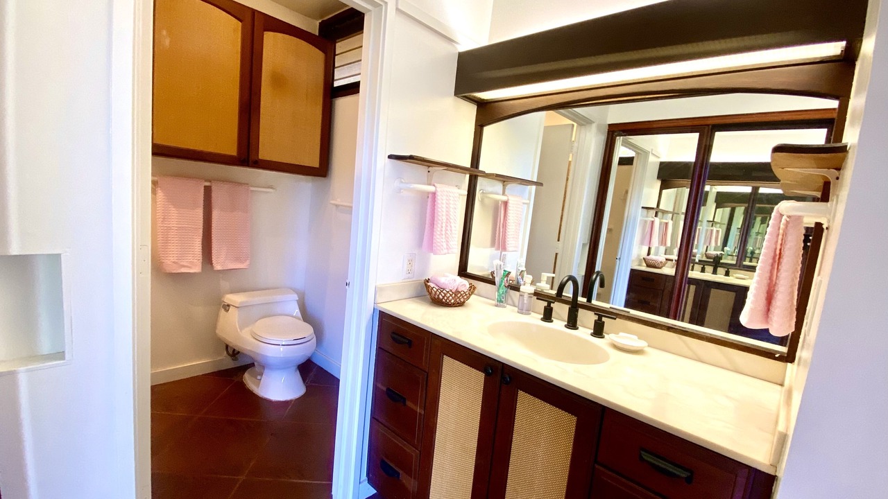 Photo of Bathroom in Maunaloa