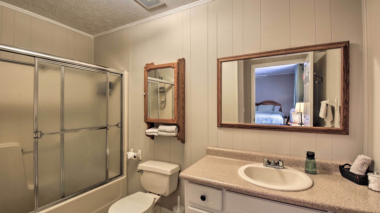 Photo of Bathroom in Lavonia