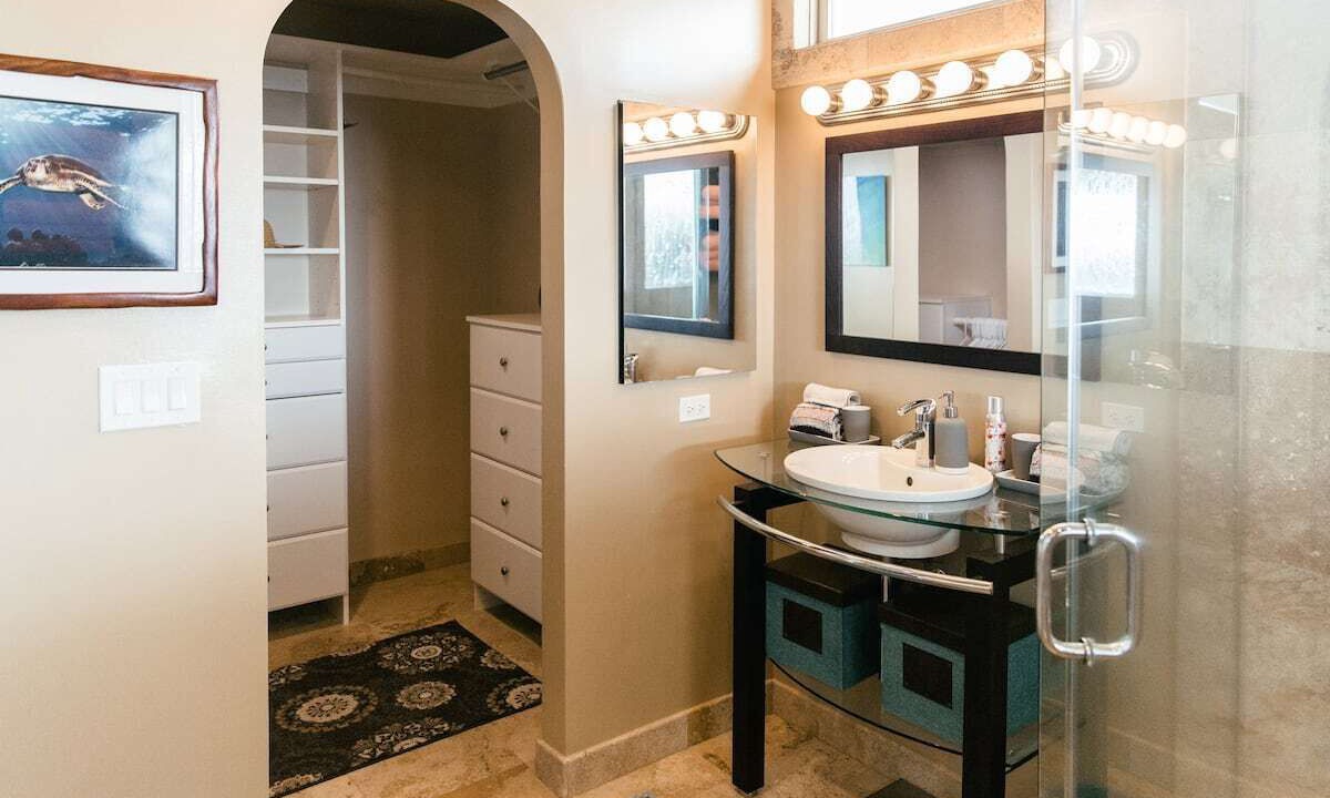 Photo of Bathroom in Kona Palisades