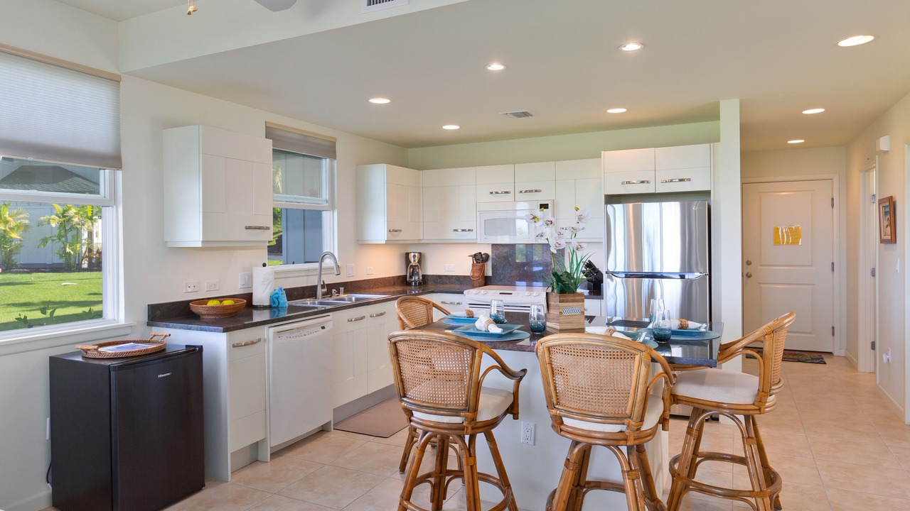 Photo of Kitchen in Kahaluu Bay