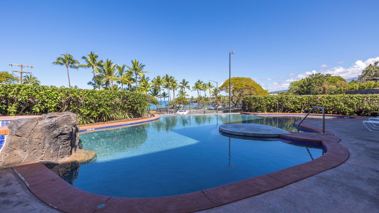Photo of Outdoor in Kahaluu Bay