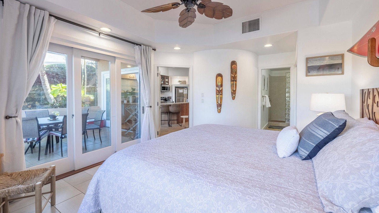 Photo of Bedroom in Kahaluu Bay