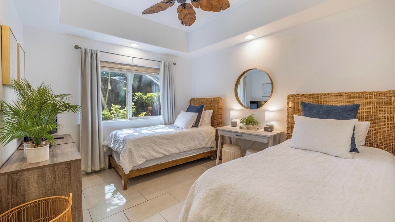 Photo of Bedroom in Kahaluu Bay
