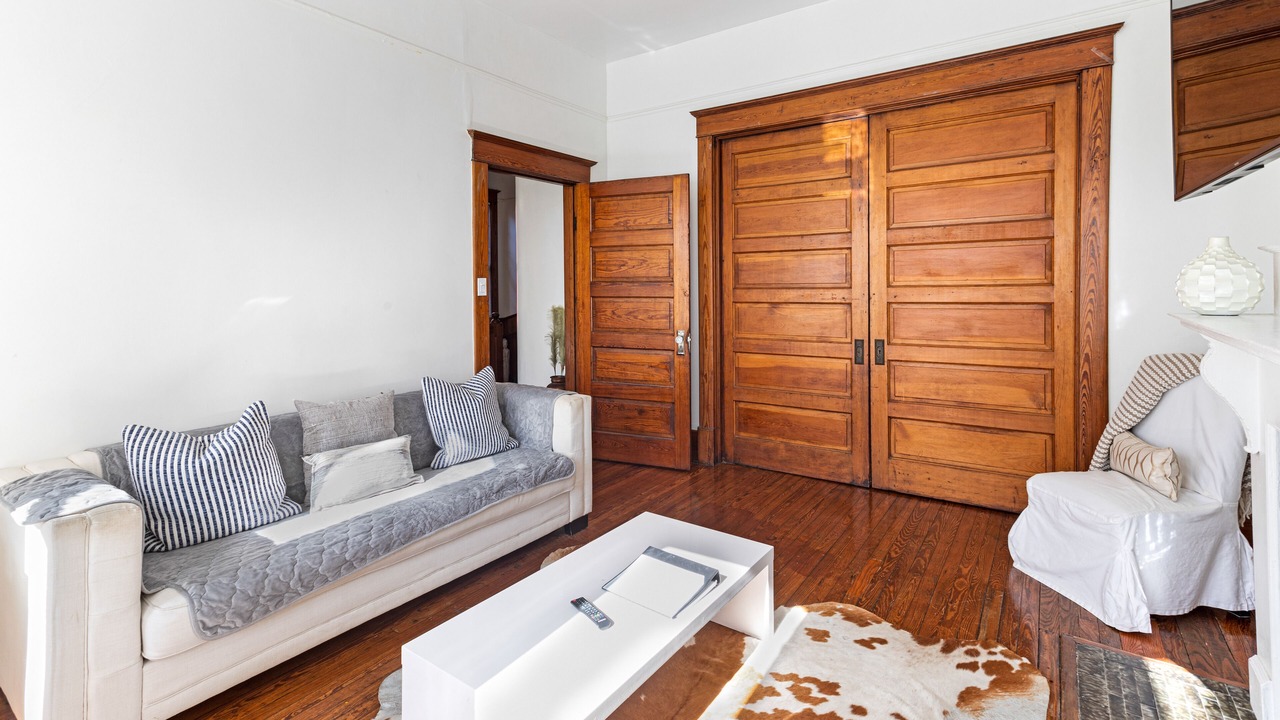 Photo of Livingroom in Savannah Victorian District